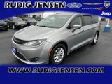 Used 2018 Chrysler Pacifica Touring-L image 1
