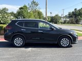 Used 2019 Nissan Rogue SV image 2