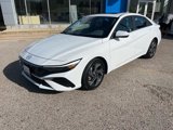 Used 2025 Hyundai Elantra SEL image 2