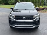 Used 2024 Volkswagen Taos SE w/ Panoramic Sunroof Package image 3