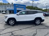 Used 2022 GMC Terrain SLE w/ Driver Convenience Package image 4