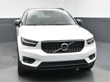 Used 2022 Volvo XC40 T5 R-Design image 2