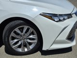 Used 2022 Toyota Avalon XLE image 3