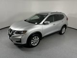 Used 2017 Nissan Rogue SV image 2