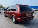 Used 2007 Chrysler Town & Country Touring image 3
