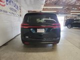 Used 2022 Chrysler Pacifica Touring-L w/ S Appearance Package image 4