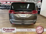 Used 2022 Chrysler Pacifica Touring-L image 4