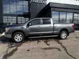 Used 2019 Nissan Titan SV image 3