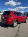 Used 2017 Nissan Rogue SV image 2