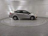 Used 2015 Ford Fiesta SE image 2