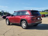 Used 2023 Jeep Grand Cherokee Laredo image 3