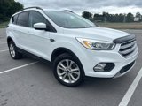 Used 2017 Ford Escape SE w/ Equipment Group 201A image 2