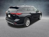 Used 2022 Toyota Highlander Limited image 4