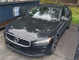Used 2019 Volvo S60 T5 R-Design image 5