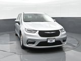 Used 2023 Chrysler Pacifica Touring-L image 3