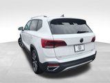 Certified 2022 Volkswagen Taos SE image 5