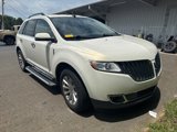 Used 2012 Lincoln MKX FWD image 2