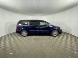 Used 2016 Chrysler Town & Country Touring-L image 2