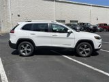 Used 2020 Jeep Cherokee Limited image 2