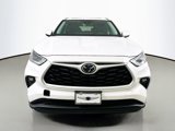 Used 2023 Toyota Highlander XLE image 2