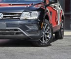 Used 2021 Volkswagen Tiguan SE w/ Panoramic Sunroof Package image 5