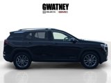 Used 2024 GMC Terrain SLT image 3