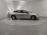 Used 2018 Chevrolet Malibu LS image 2