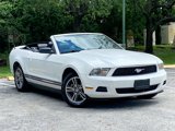 Used 2010 Ford Mustang Convertible image 3
