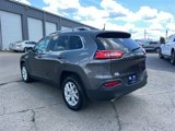 Used 2017 Jeep Cherokee Latitude w/ Comfort/Convenience Group image 5