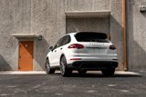 Used 2017 Porsche Cayenne Turbo image 4