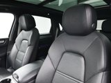 Certified 2023 Porsche Cayenne Platinum Edition image 5