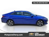 Used 2023 Hyundai Elantra SEL w/ Convenience Package image 2