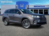 Used 2019 Toyota Highlander XLE image 2