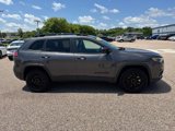 Used 2023 Jeep Cherokee Altitude Lux image 2