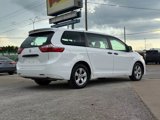 Used 2015 Toyota Sienna L image 3