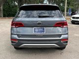 Certified 2024 Volkswagen Taos SE image 4