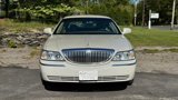 Used 2006 Lincoln Town Car Signature image 3