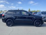 Used 2017 Jeep Grand Cherokee Altitude image 3