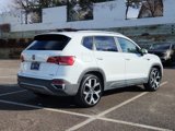 Certified 2022 Volkswagen Taos SEL image 3