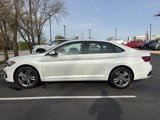 Certified 2022 Volkswagen Jetta SE image 2