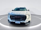 Used 2022 GMC Terrain AT4 image 3
