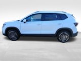 New 2025 Volkswagen Taos SE image 2