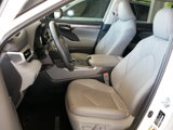 Used 2021 Toyota Highlander Platinum image 2