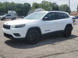 Used 2023 Jeep Cherokee Altitude Lux image 2