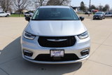 Used 2020 Chrysler Pacifica Touring-L w/ Tire & Wheel Group image 2
