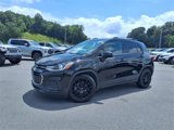 Used 2022 Chevrolet Trax LT w/ Midnight Edition image 2
