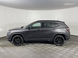Used 2022 Jeep Compass Latitude image 3