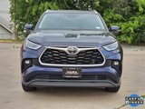 Used 2022 Toyota Highlander XLE image 2
