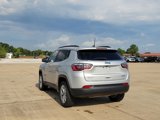 New 2025 Jeep Compass Latitude image 4