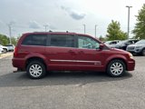 Used 2013 Chrysler Town & Country Touring image 4